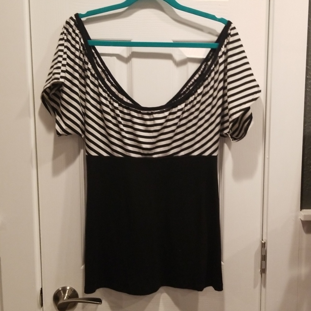 Double scoopneck striped shoulder blouse NEW